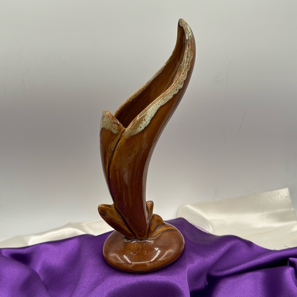 VINTAGE VAN BRIGGLE POTTERY BROWN  MODERNIST VASE Colorado Springs, SIGNED